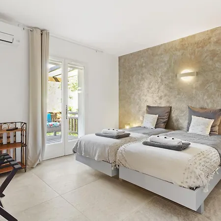 Villa A 200m De La