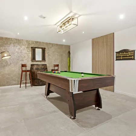 Villa A 200m De La
